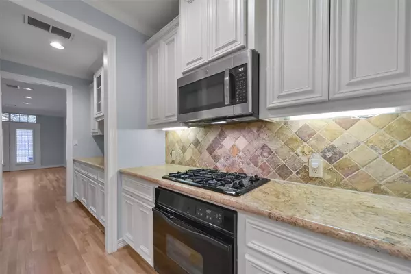 Houston, TX 77006,214 Bremond ST