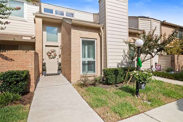2106 Augusta DR, Houston, TX 77057