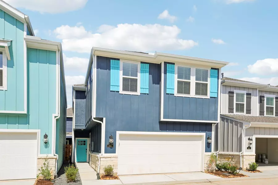 551 Avisa DR, Kemah, TX 77565