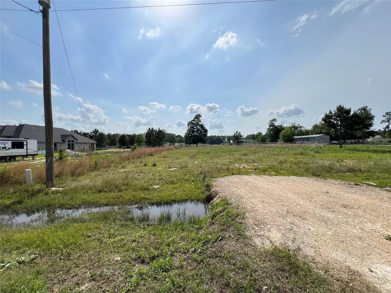 547 Road 5105, Cleveland, TX 77327
