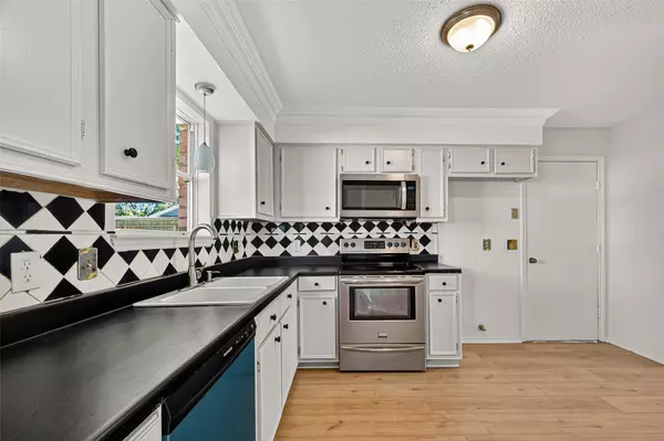 Baytown, TX 77521,4911 Meadowood CIR