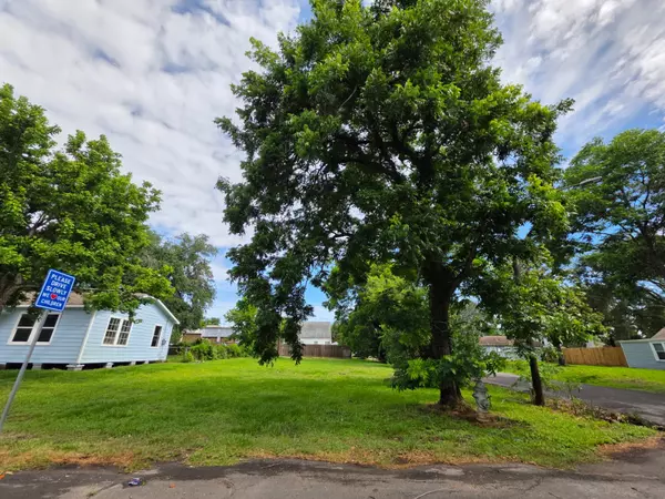 Baytown, TX 77520,300 Neal ST