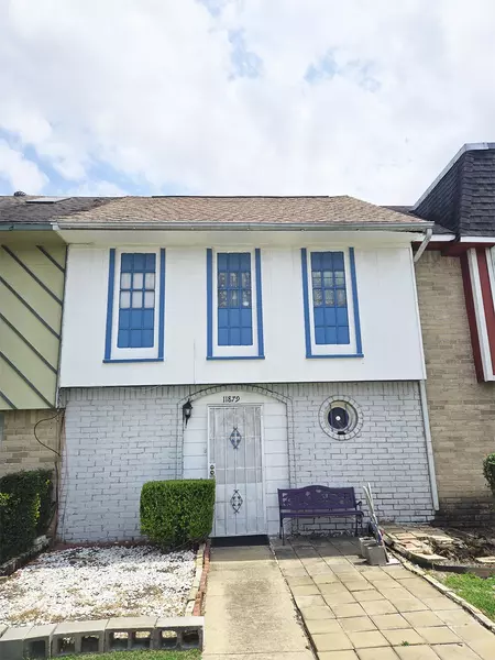 11879 Algonquin DR W, Houston, TX 77089