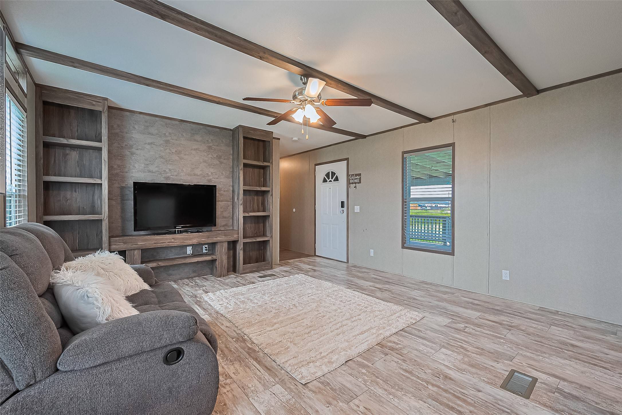 Cleveland, TX 77327,1122 Road 57221
