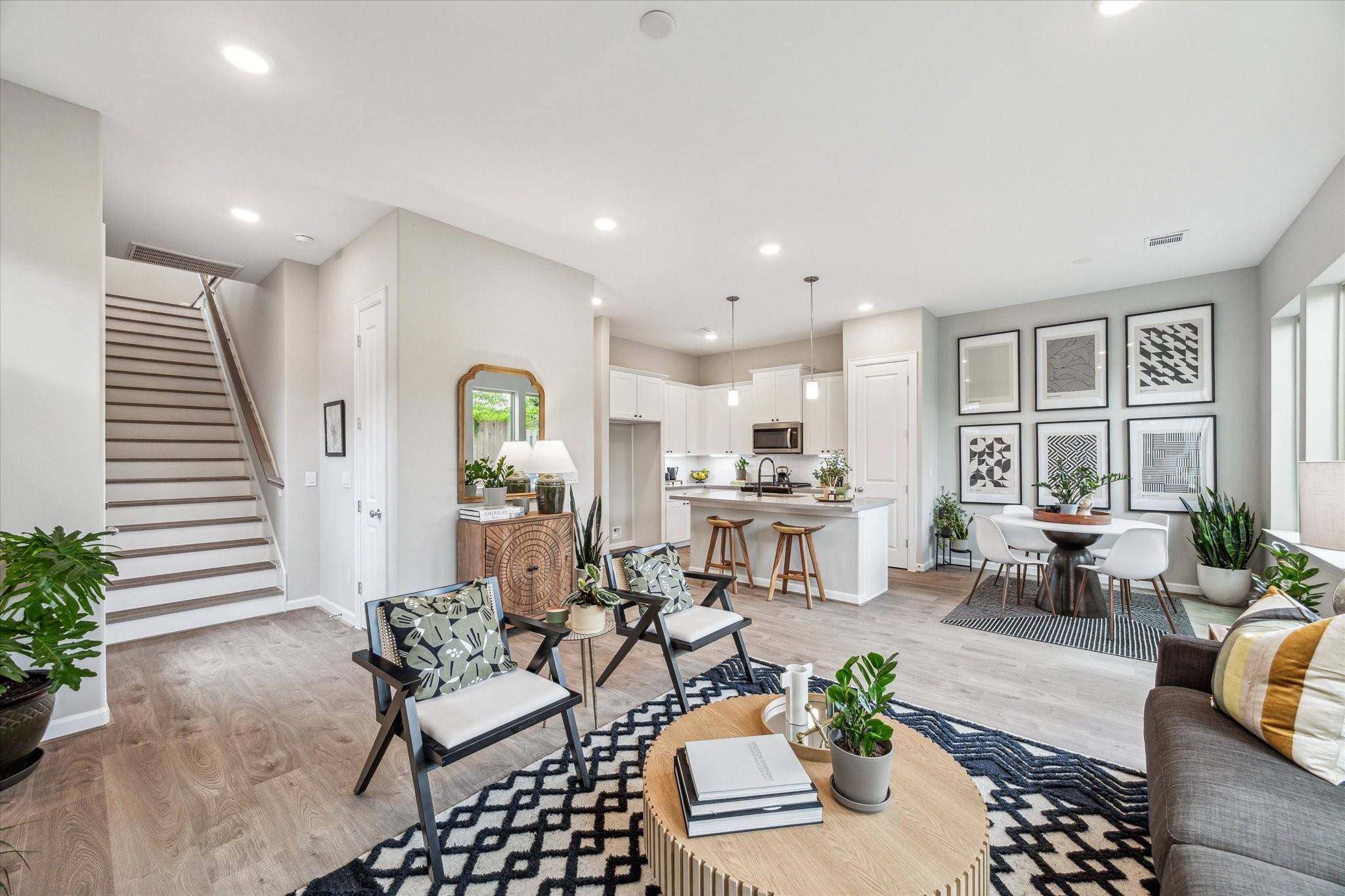 802 Glowing Dawn DR, Houston, TX 77018