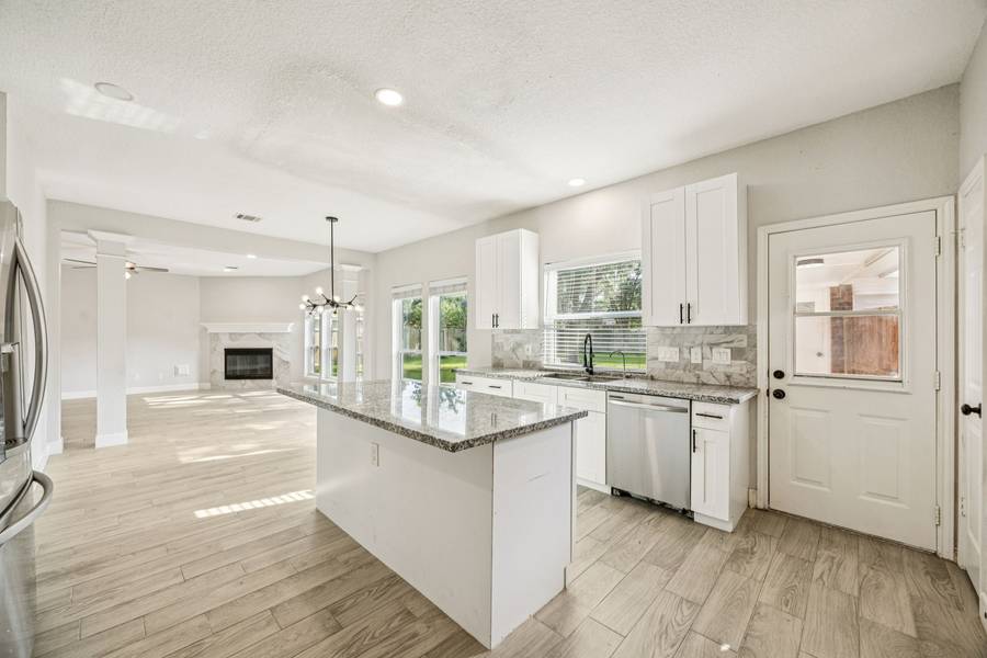 16802 Willow Bend CT, Sugar Land, TX 77479