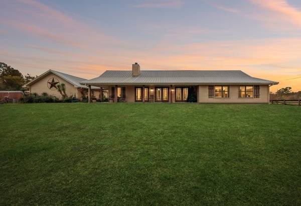 25202 Highway 105, Sour Lake, TX 77659