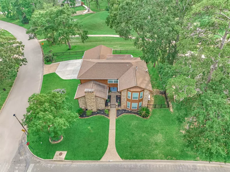 660 Hillcrest DR, Huntsville, TX 77340