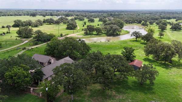4361 US Highway 77 HWY S, Hallettsville, TX 77964