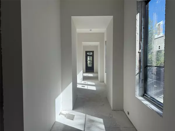 Houston, TX 77007,6405 Pickens A