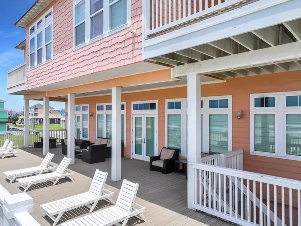 2414 Sand Drift LN, Crystal Beach, TX 77650