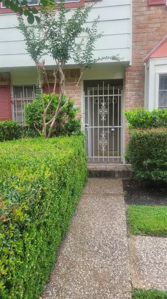 8367 NAIRN ST, Houston, TX 77074