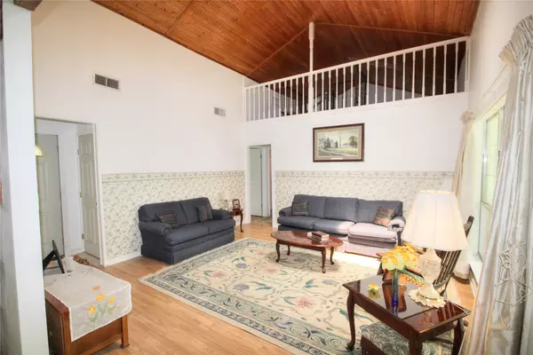 Colmesneil, TX 75938,325 County Road 3170