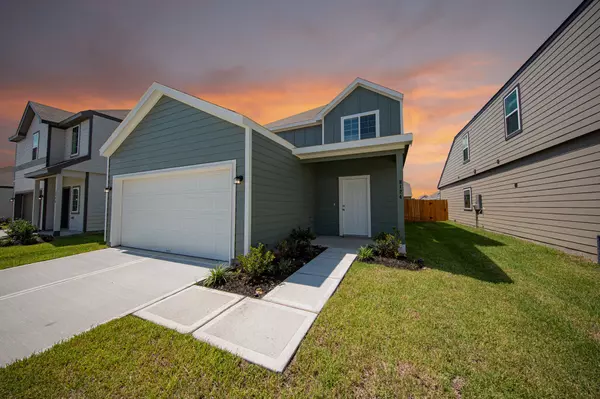 8124 Alpine Bearberry DR, Houston, TX 77016