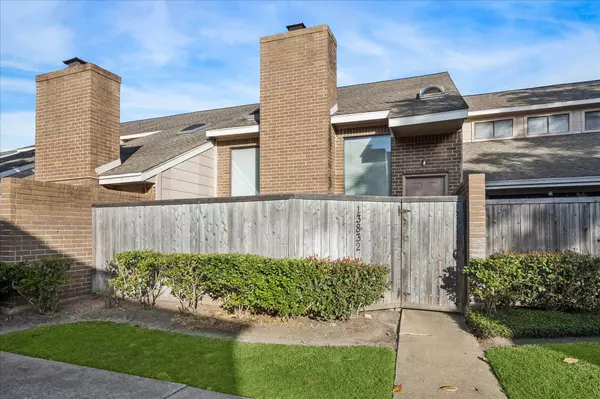 Houston, TX 77082,13832 Hollowgreen DR #102