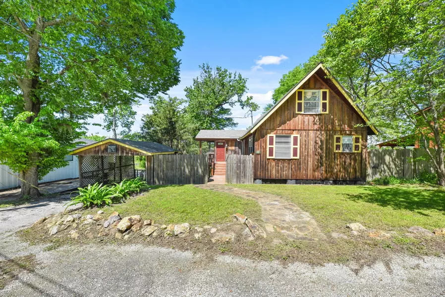 66 Hill Top RD, Huntsville, TX 77320