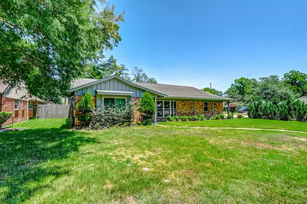 1202 Shadeland DR, Houston, TX 77043