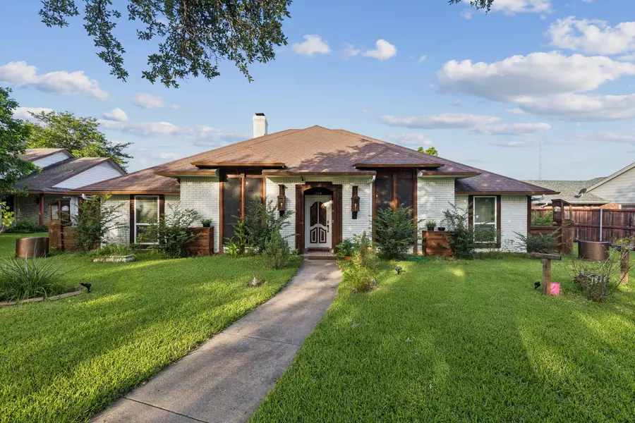 1814 Westshore DR, Garland, TX 75043