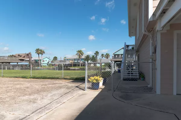 Bayou Vista, TX 77563,342 Ling ST