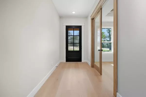 Bellville, TX 77418,218 N Garrett Circle