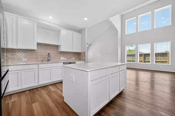 10511 Amador Peak DR, Rosharon, TX 77583