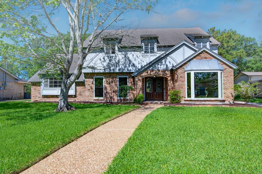707 Baronridge DR, Seabrook, TX 77586