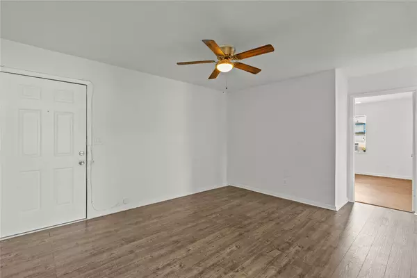 Galveston, TX 77550,918 Winnie ST #111