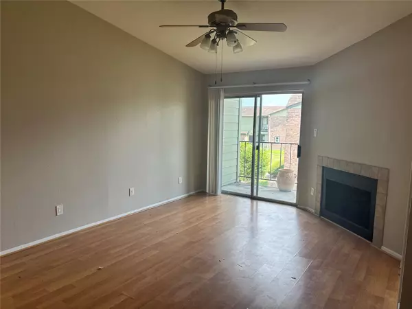 Webster, TX 77058,18800 Egret Bay BLVD #1100