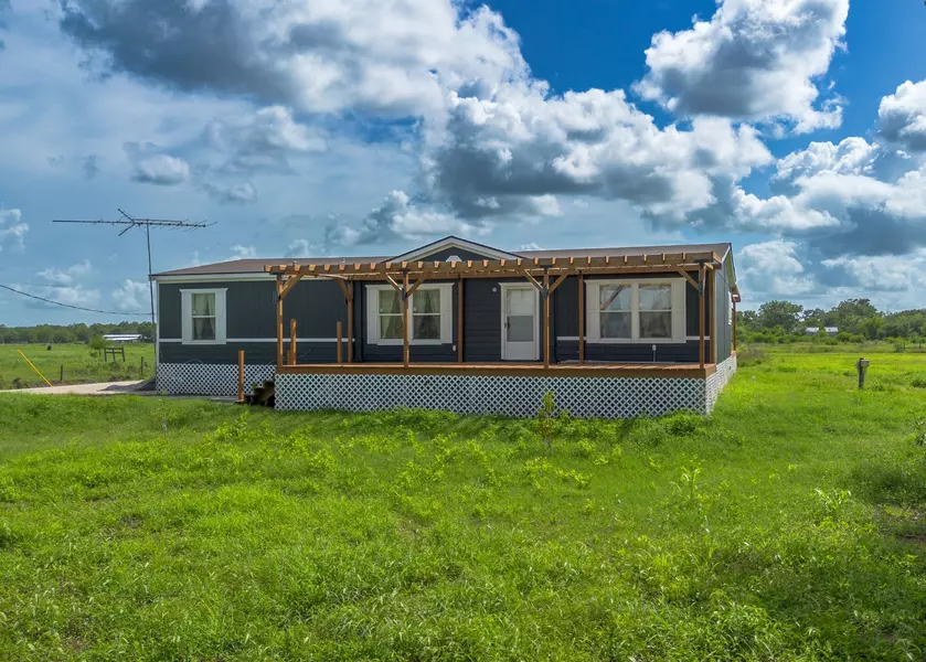 2950 County Road 172, Wharton, TX 77488