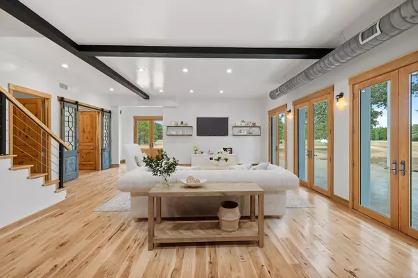 Carmine, TX 78932,1925 Hills RD