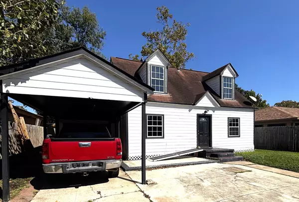 Baytown, TX 77520,402 W James ST