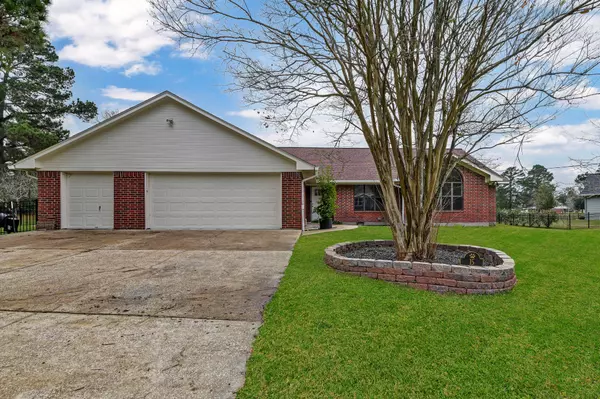 15 Cherry HLS,  Trinity,  TX 75862