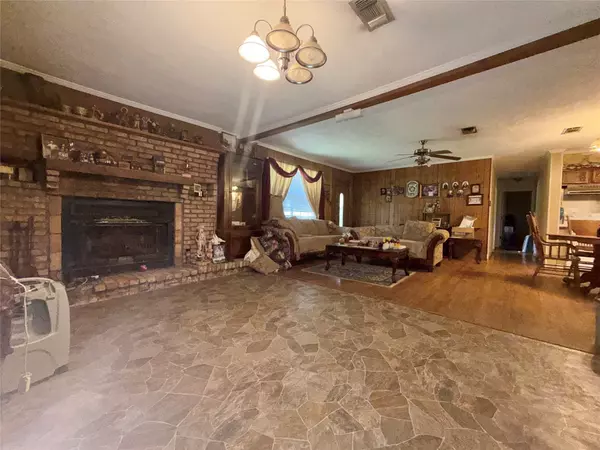 Vidor, TX 77662,5820 Jefferson ST