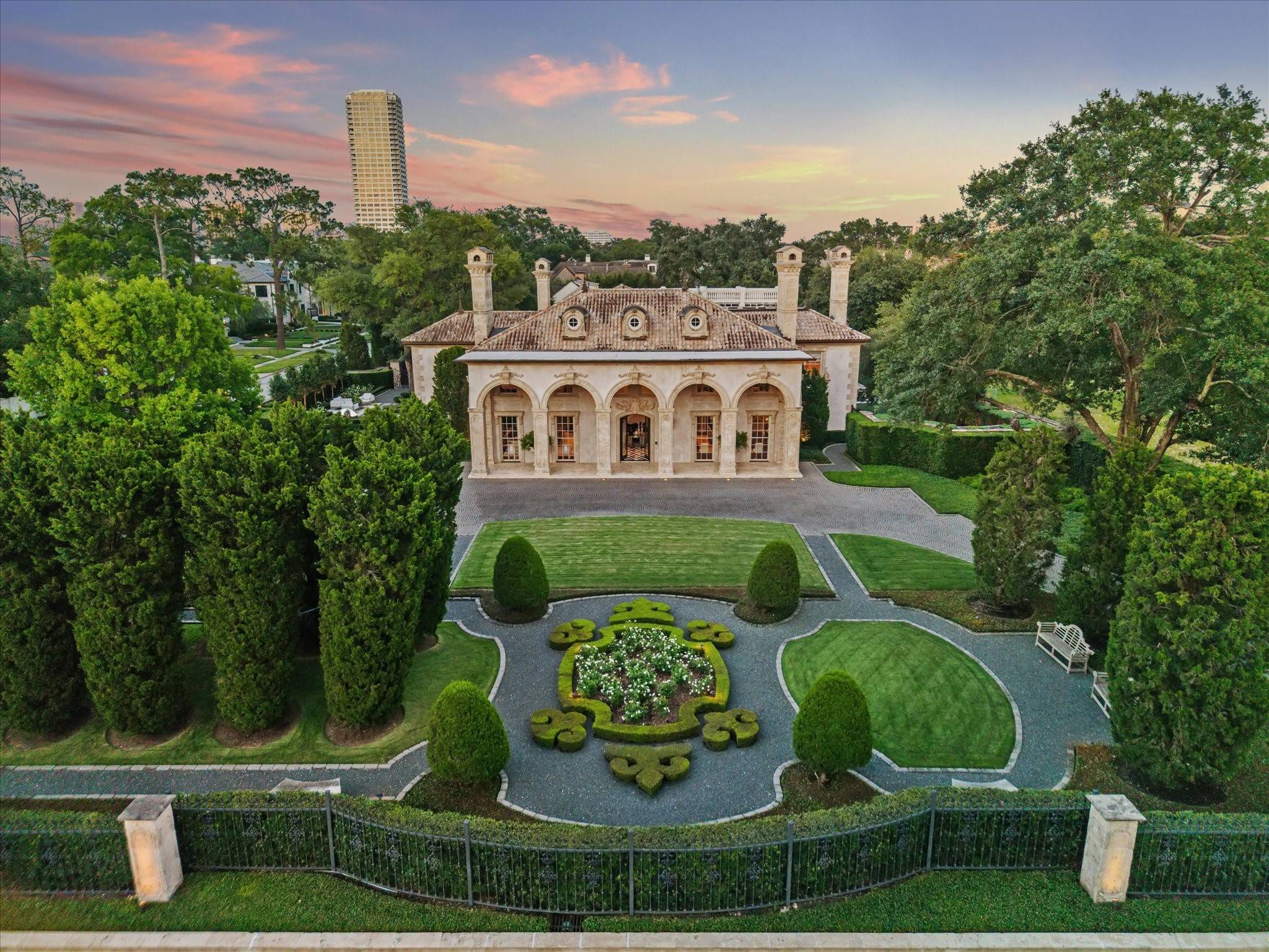 2307 River Oaks BLVD, Houston, TX 77019