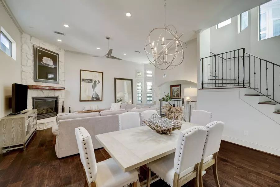 911 W 25th ST #B, Houston, TX 77008
