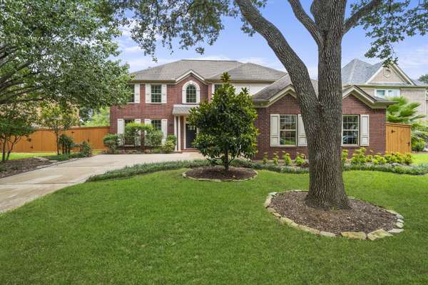 130 S Hall DR, Sugar Land, TX 77478