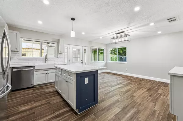 Friendswood, TX 77546,16810 Hibiscus LN