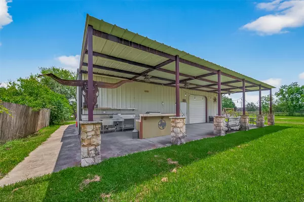 1030 Ginger ST, Santa Fe, TX 77517