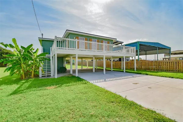 1032 N SELWYN RD, Crystal Beach, TX 77650