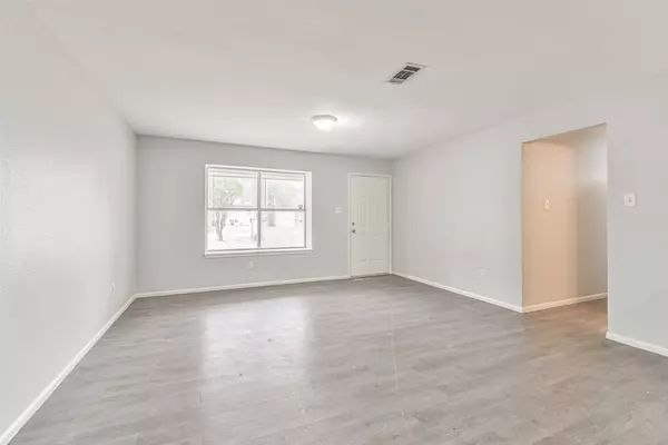 Cleveland, TX 77327,1204 S Holly AVE