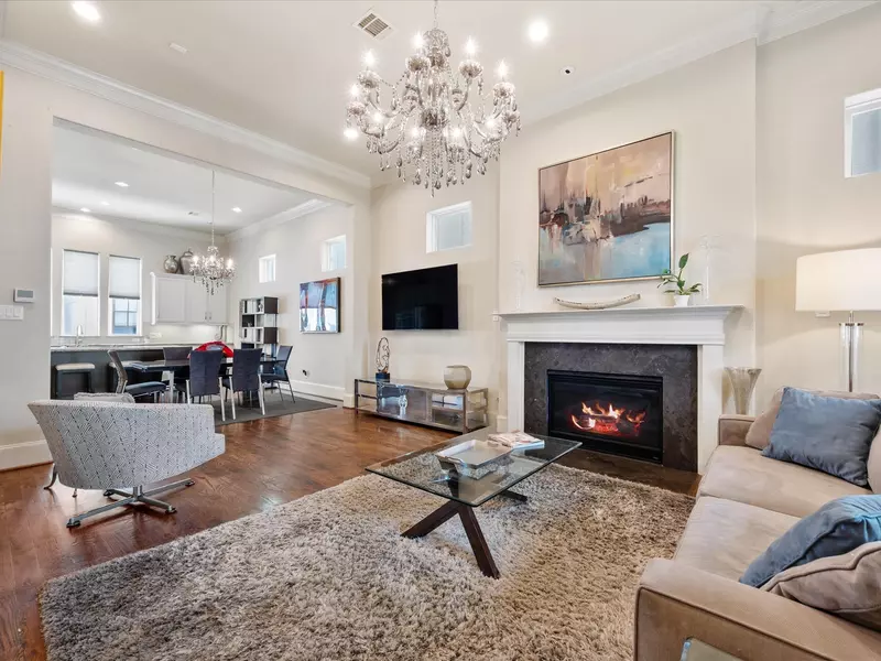 249 E 27th ST, Houston, TX 77008