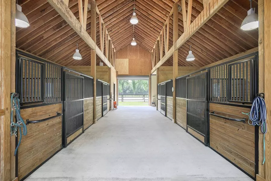 42015 Mill Creek RD, Magnolia, TX 77354