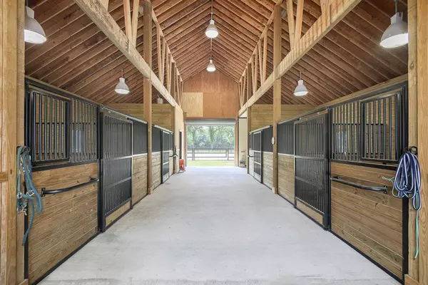 42015 Mill Creek RD, Magnolia, TX 77354