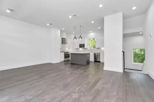 Houston, TX 77018,4715 Independence Heights LN