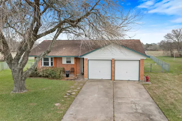 11707 Bowie DR, La Porte, TX 77571