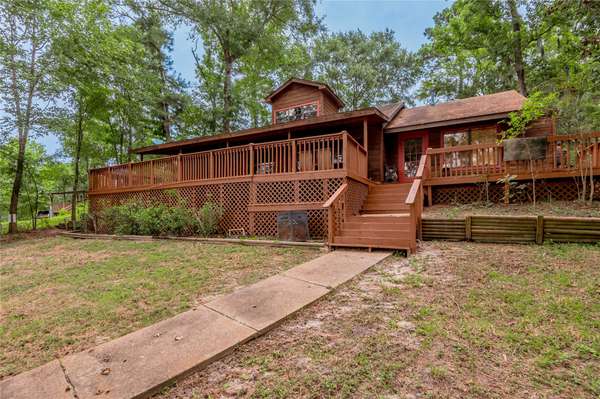 73 Thomas Lake RD, Huntsville, TX 77320