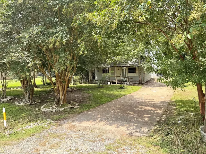 380 Gum, Bridge City, TX 77611
