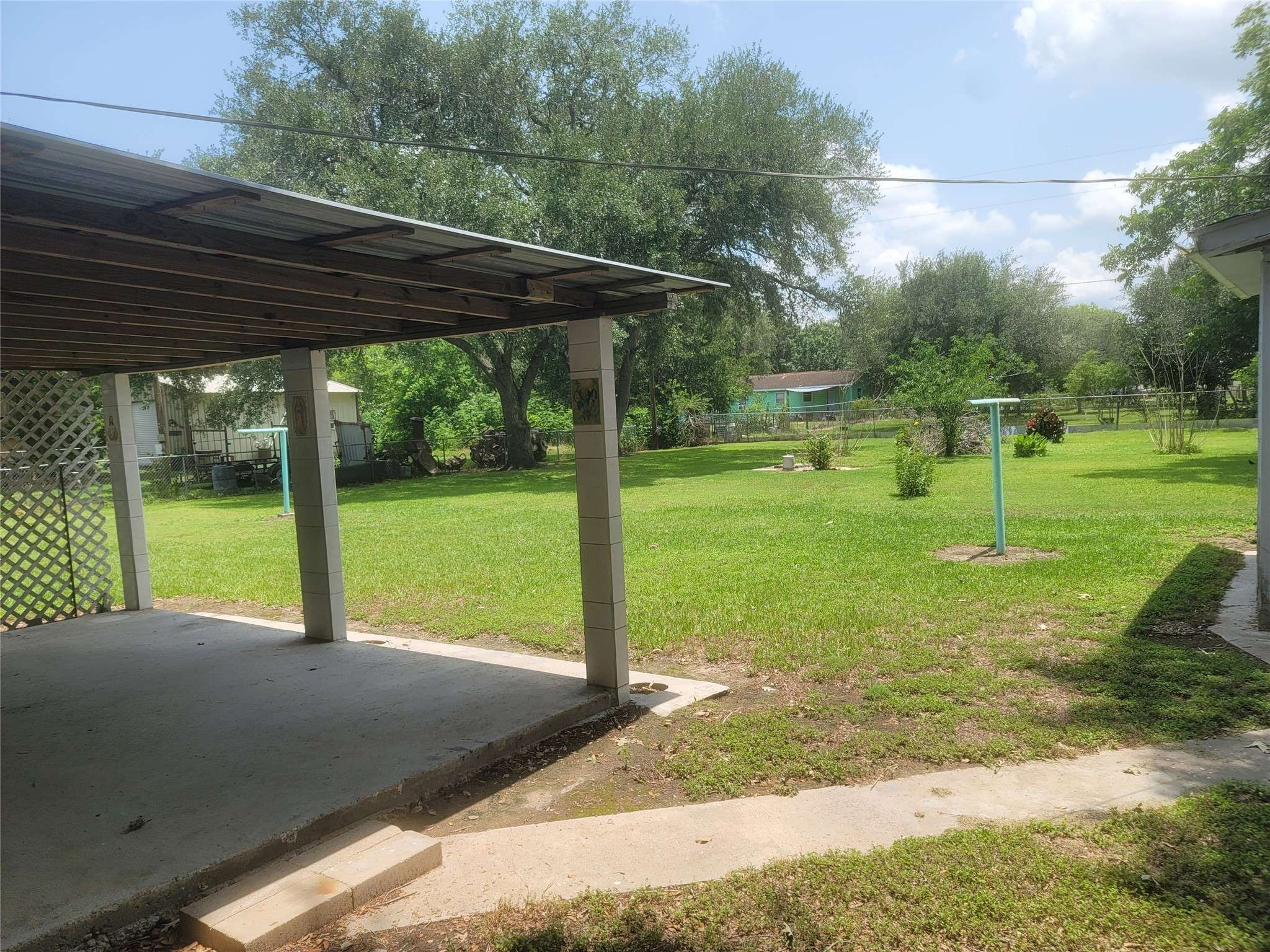 El Campo, TX 77437,323 Agnes ST