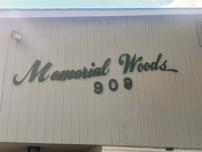 909 Silber RD #51H, Houston, TX 77024