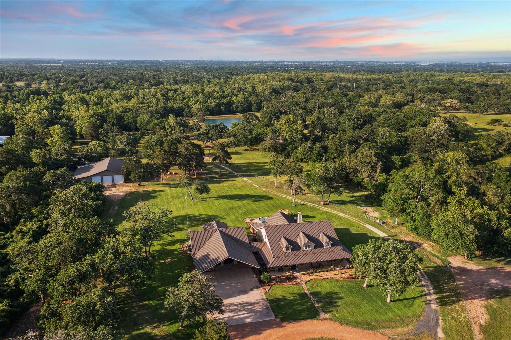 6892 Palm RD, Sealy, TX 77474